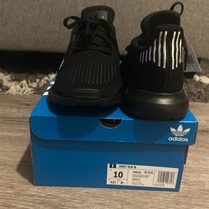 Adidas Swift Run